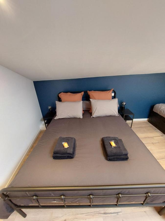 Emilie Une Nuit - 3 Chambres Au 2E Etage - Maison Avec Chats Vandieres  Zewnętrze zdjęcie